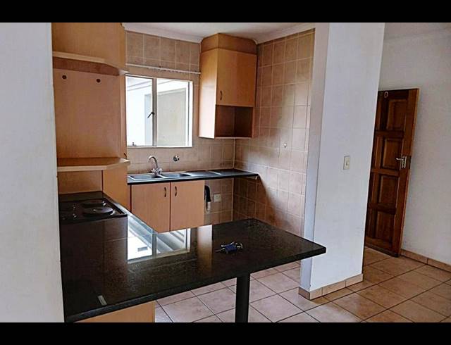 2 BEDROOM TOWNHOUSE FOR SALE IN BEDFORDVIEW